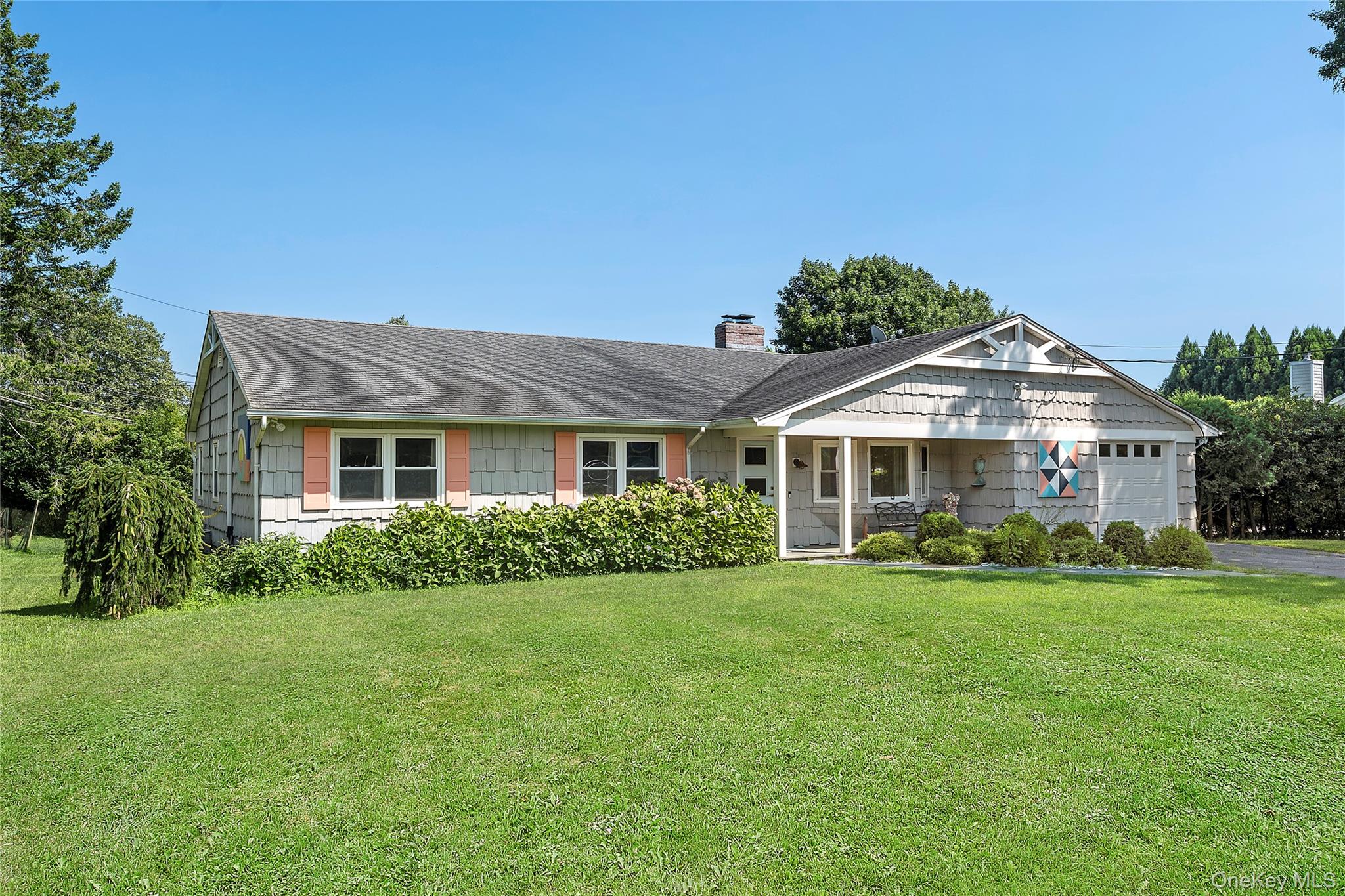 38 Liberty St, Westhampton Beach, NY 11978, USA property photo