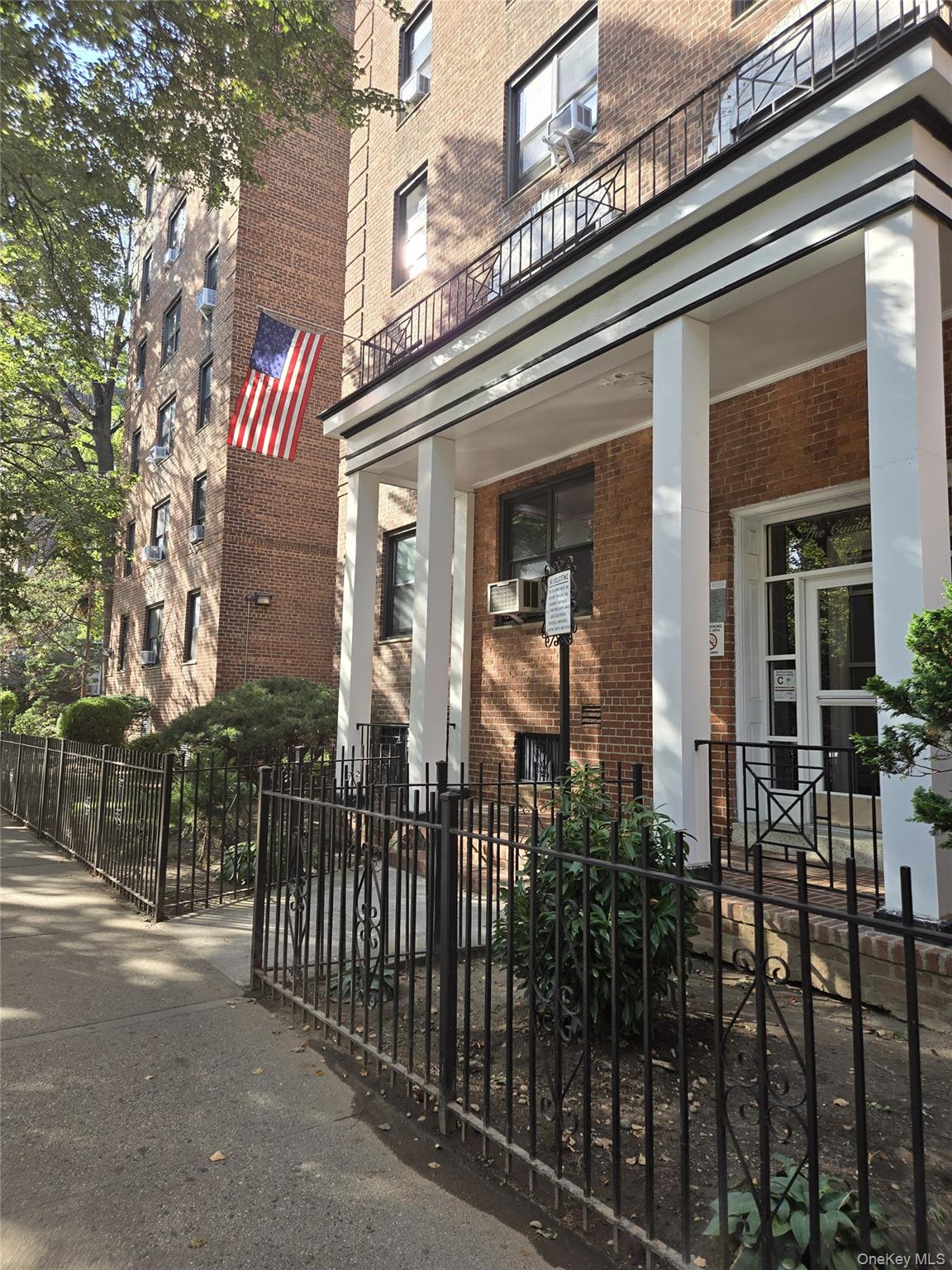 87-09 34th Ave, Jackson Heights, NY 11372, USA property photo
