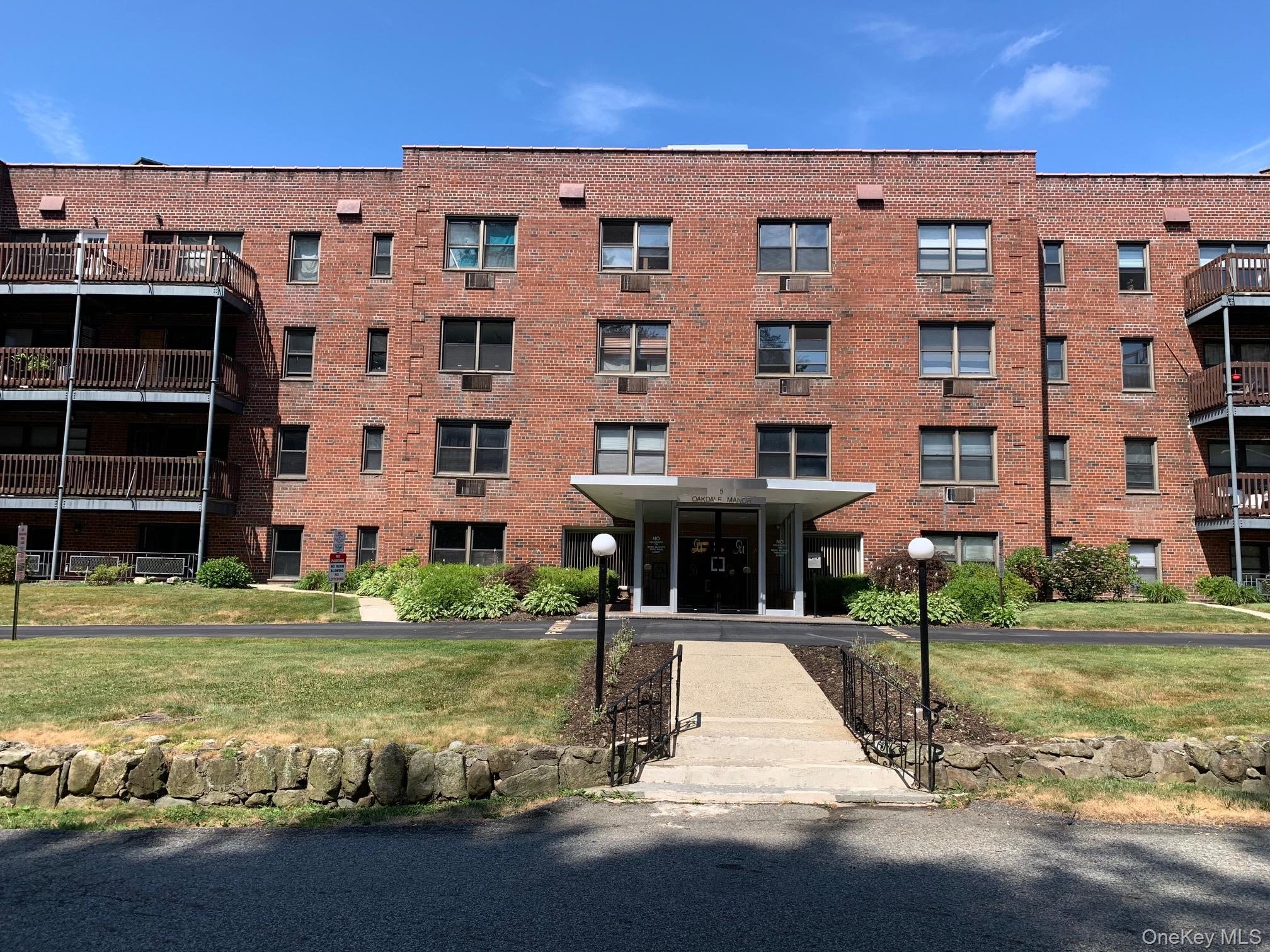 5 Oakdale Manor, Suffern, NY 10901, USA property photo