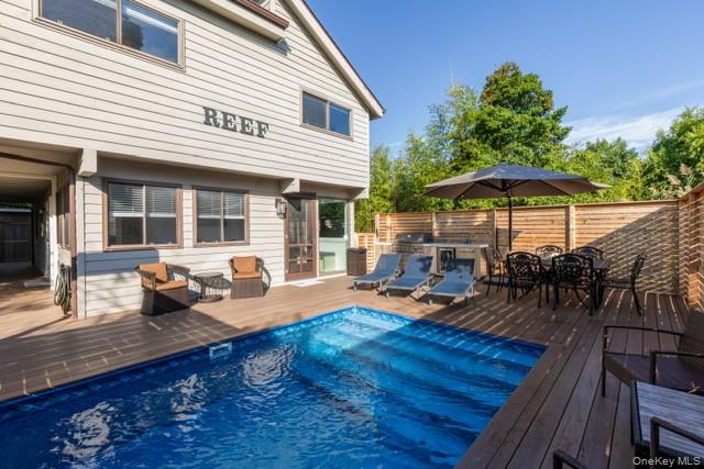 294 Wilmot Rd, Ocean Beach, NY 11770, USA property photo