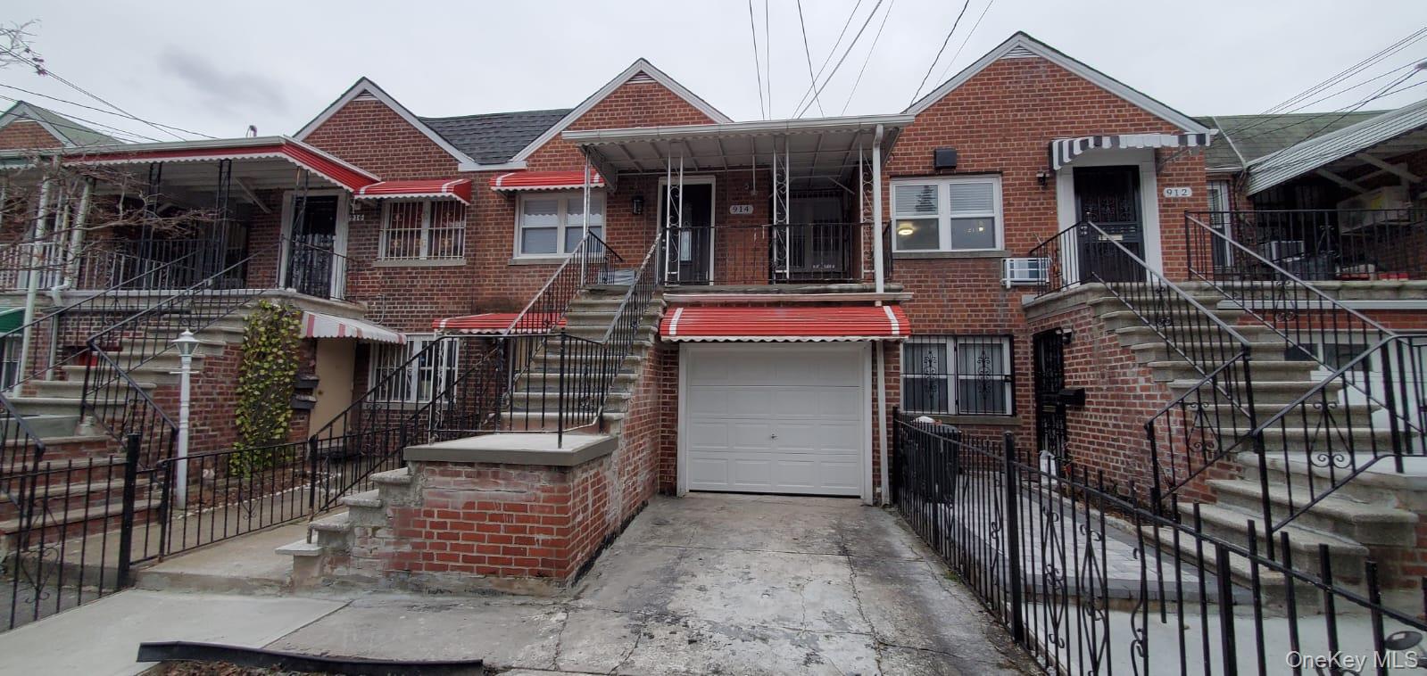 914 Duncan St, Bronx, NY 10469, USA property photo