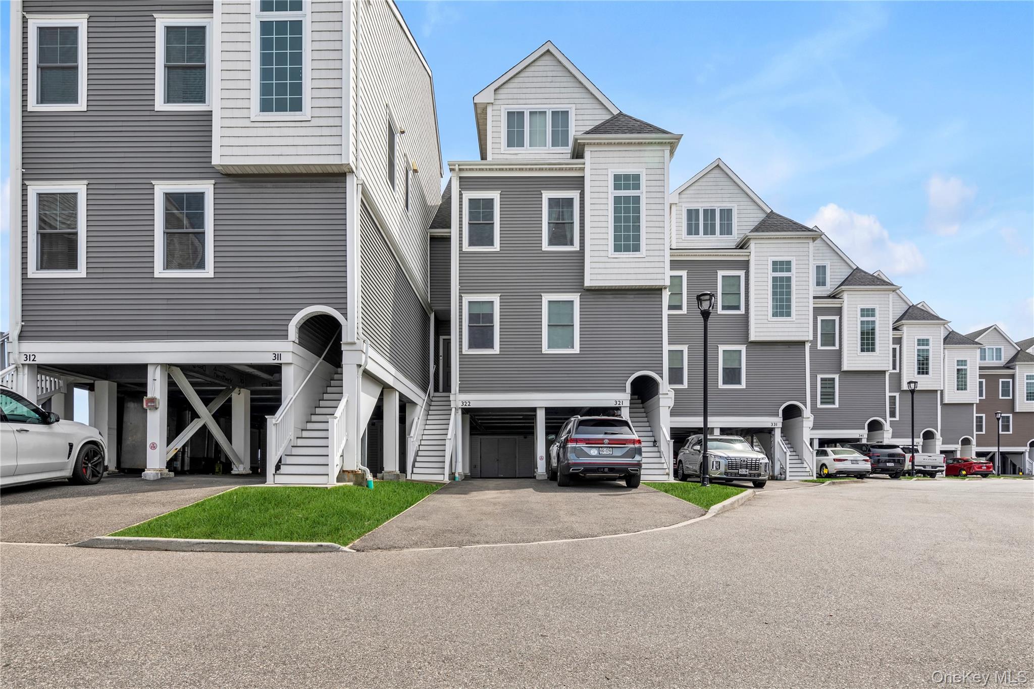 322 Marina Pointe Dr, Oceanside, NY 11572, USA property photo