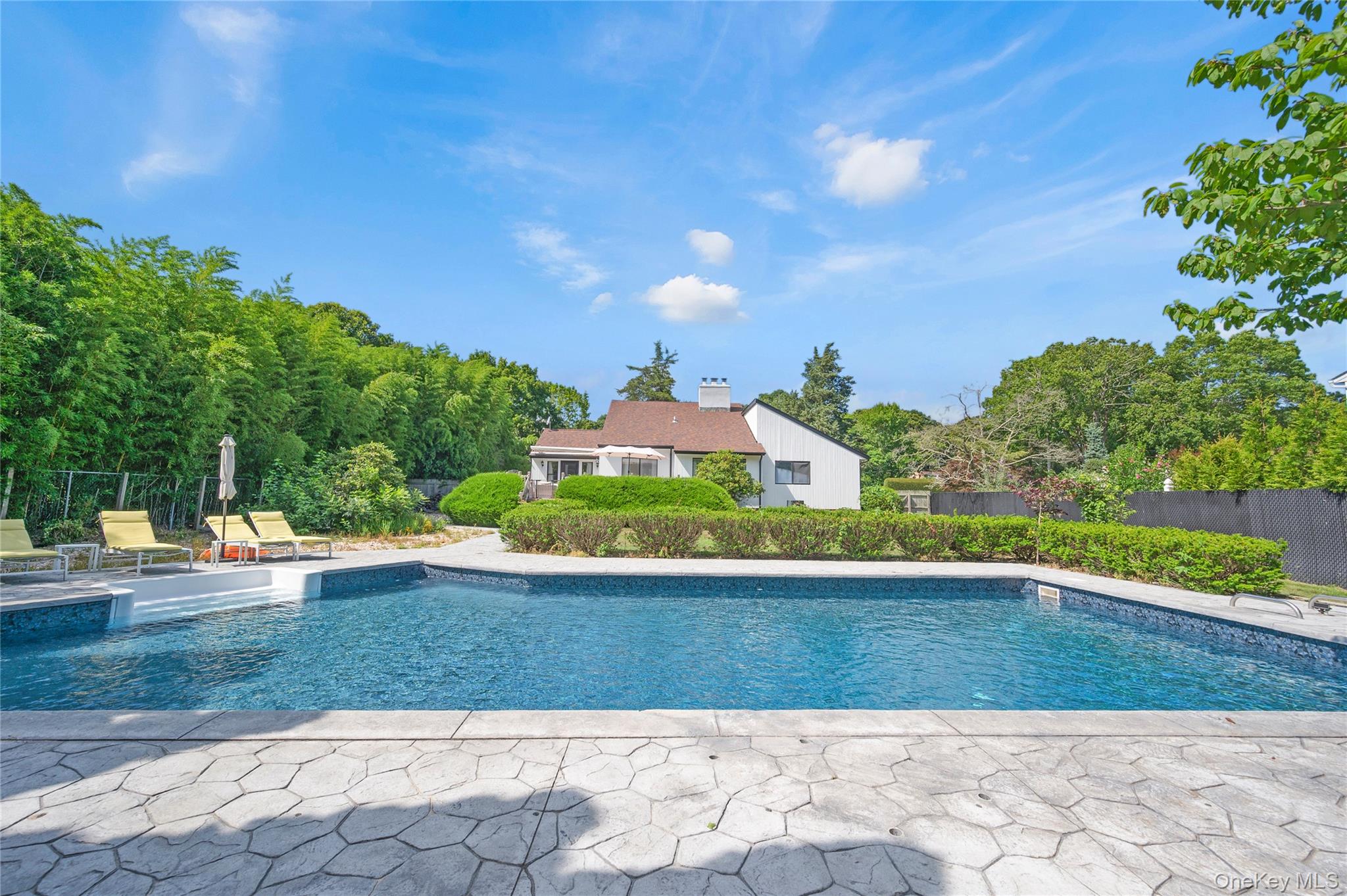 8 School St, Hampton Bays, NY 11946, USA property photo