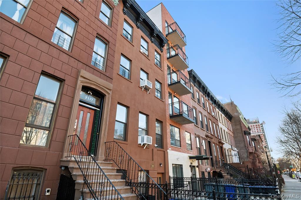 5th St, Queens, NY, USA property photo