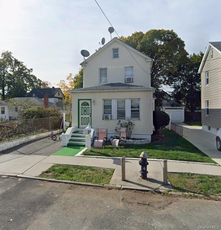 122-48 Benton St, Jamaica, NY 11413, USA property photo