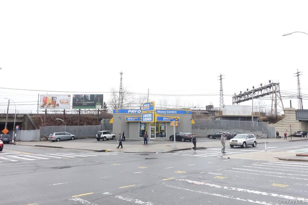 68-12 Queens Blvd, Flushing, NY 11377, USA property photo