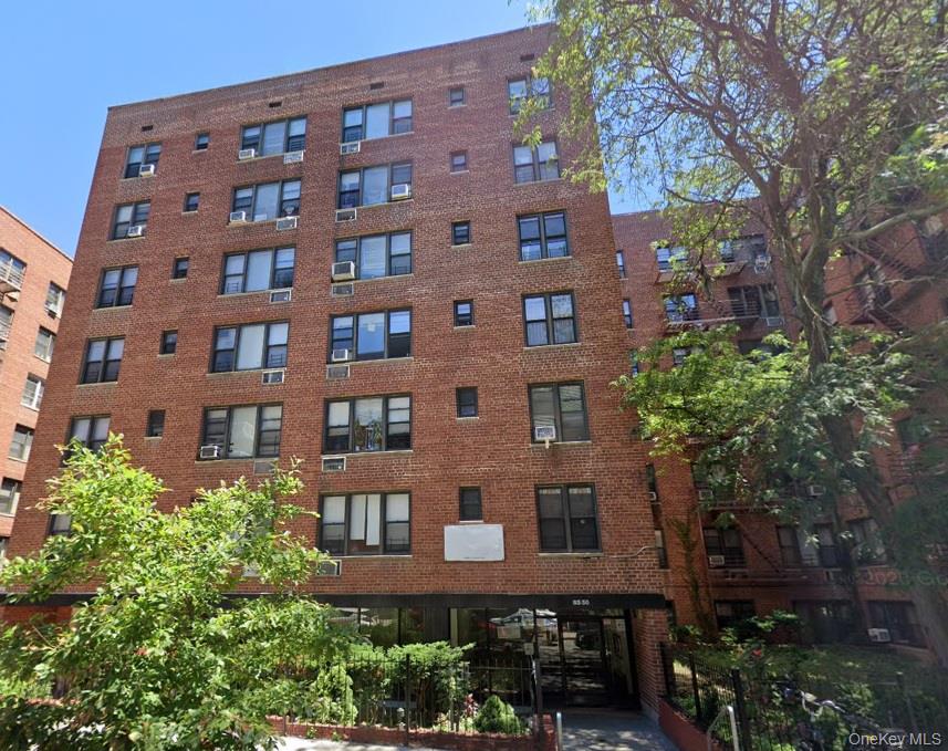 83-30 Vietor Ave, Flushing, NY 11373, USA property photo