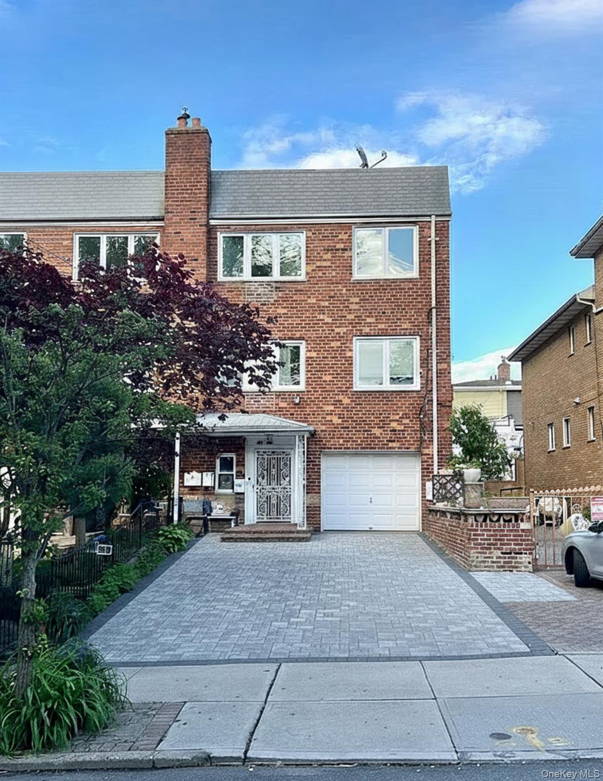 22-39 74th St, Flushing, NY 11370, USA property photo