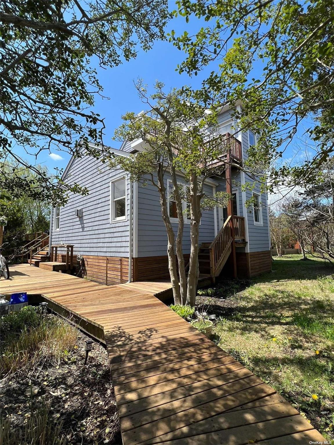 31 Homesite Ave, Ocean Beach, NY 11770, USA property photo