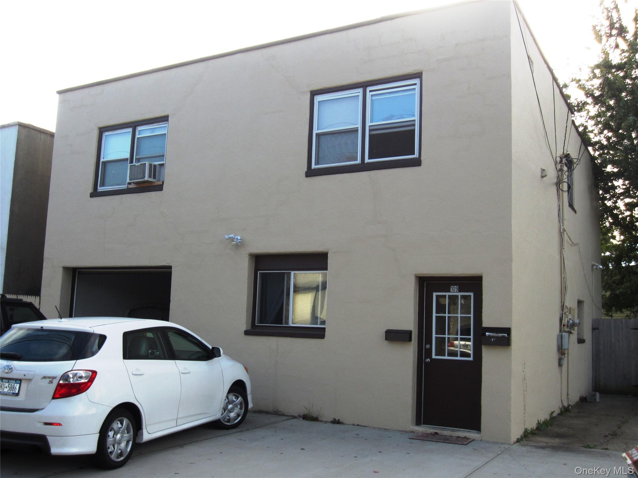 109 15th St, West Babylon, NY 11704, USA property photo