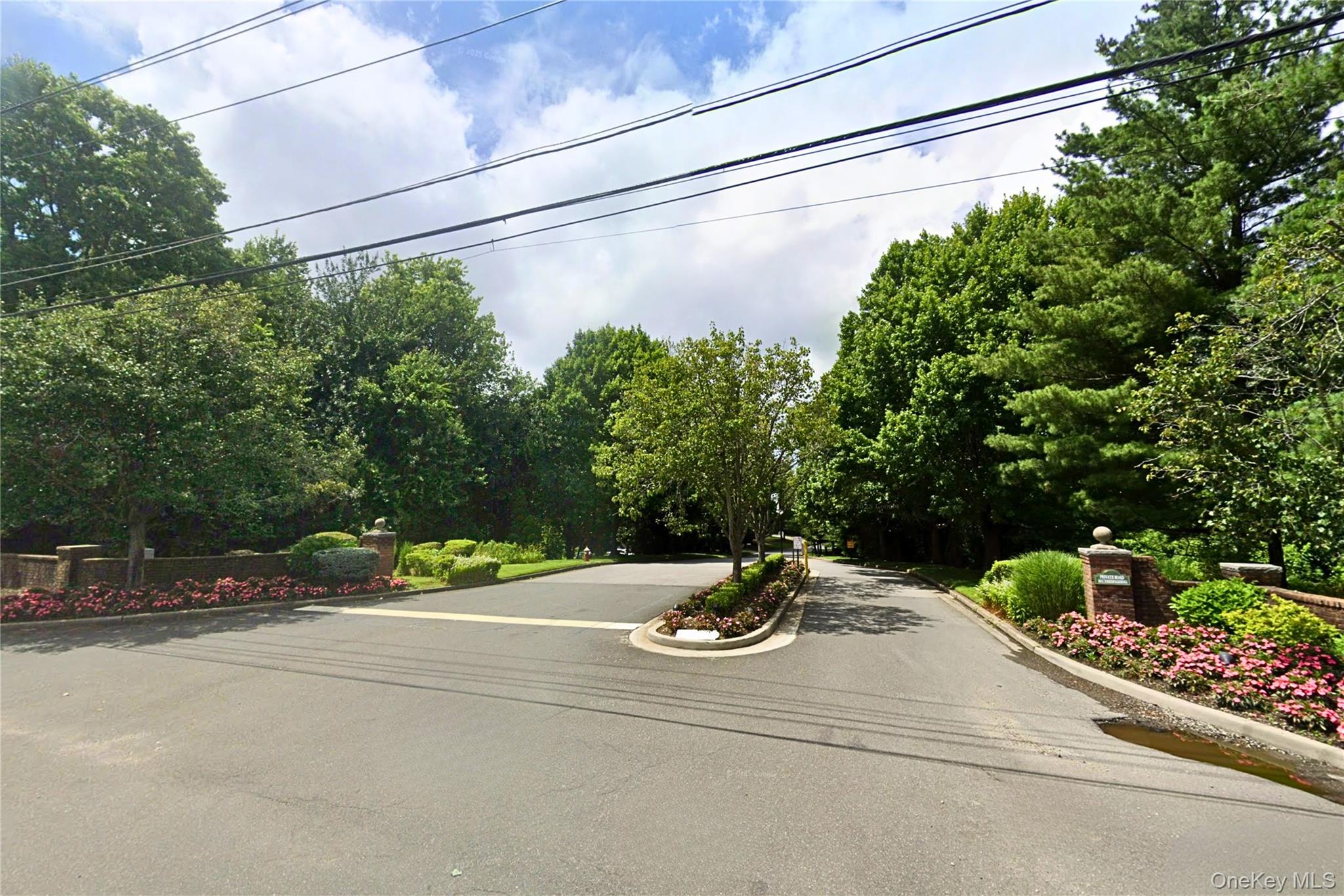 12 Hickory Dr, Glen Head, NY 11545, USA property photo