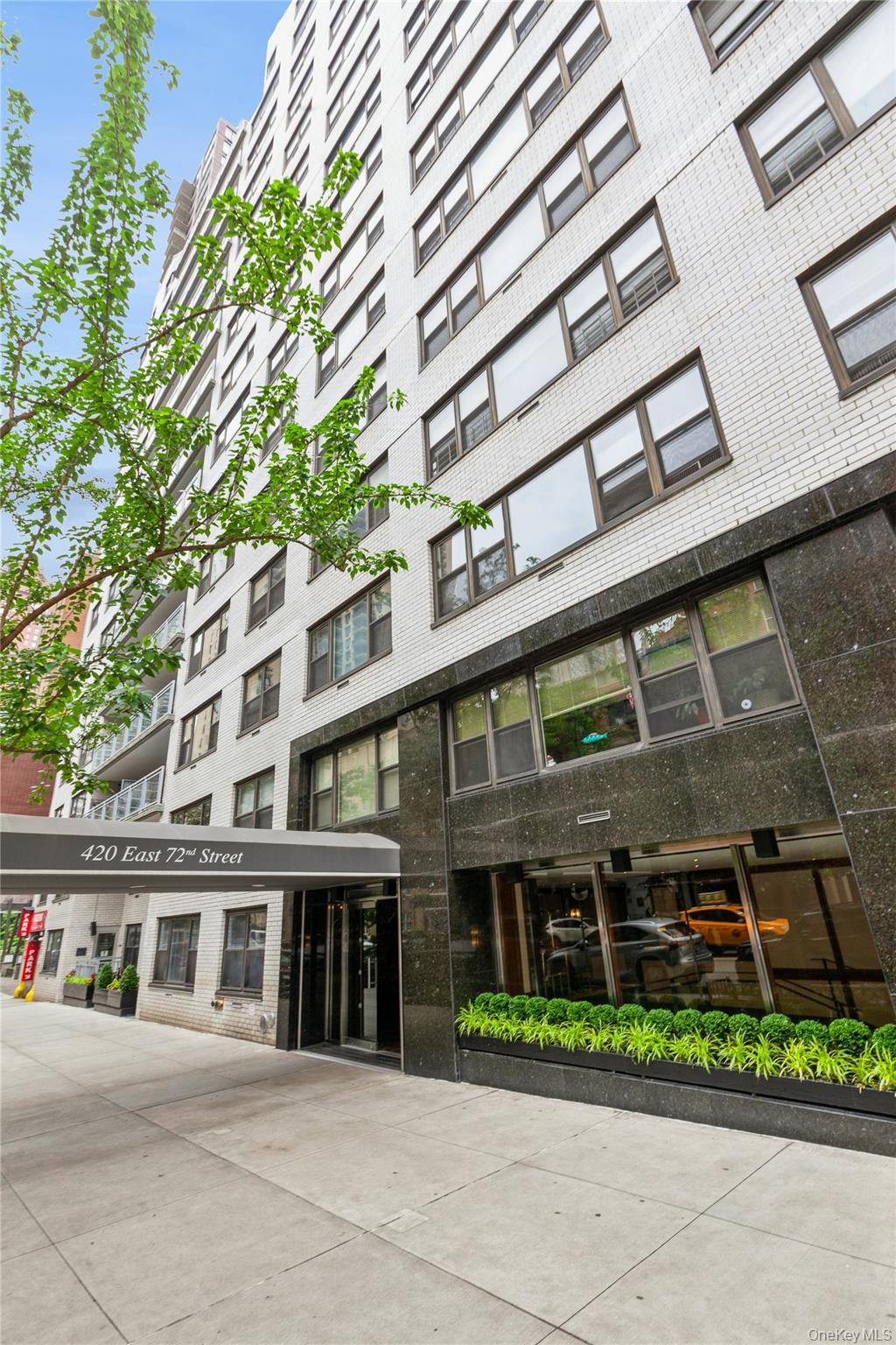420 E 72nd St, New York, NY 10021, USA property photo