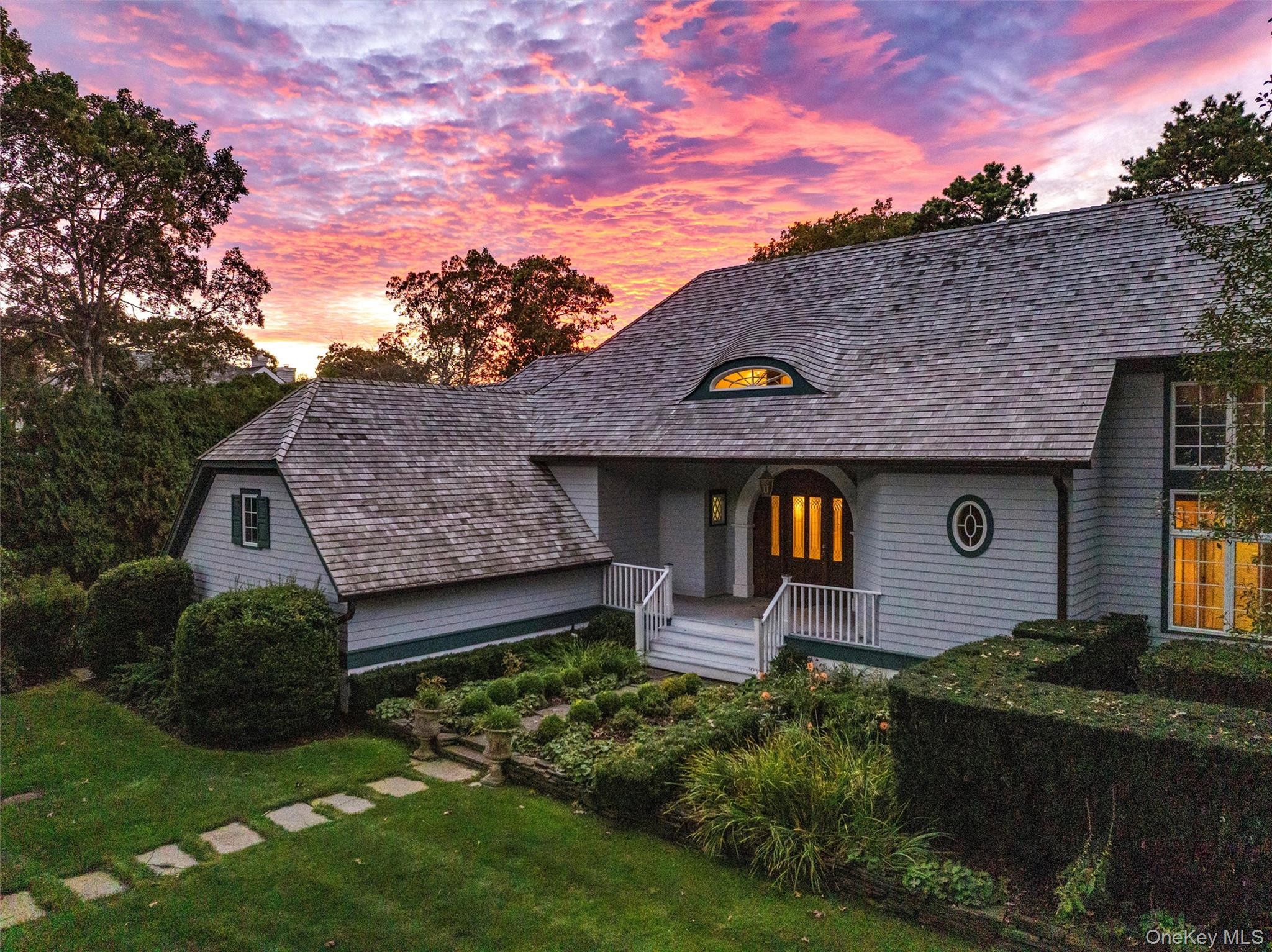 8 Fish Creek Ln, Remsenburg, NY 11960, USA property photo