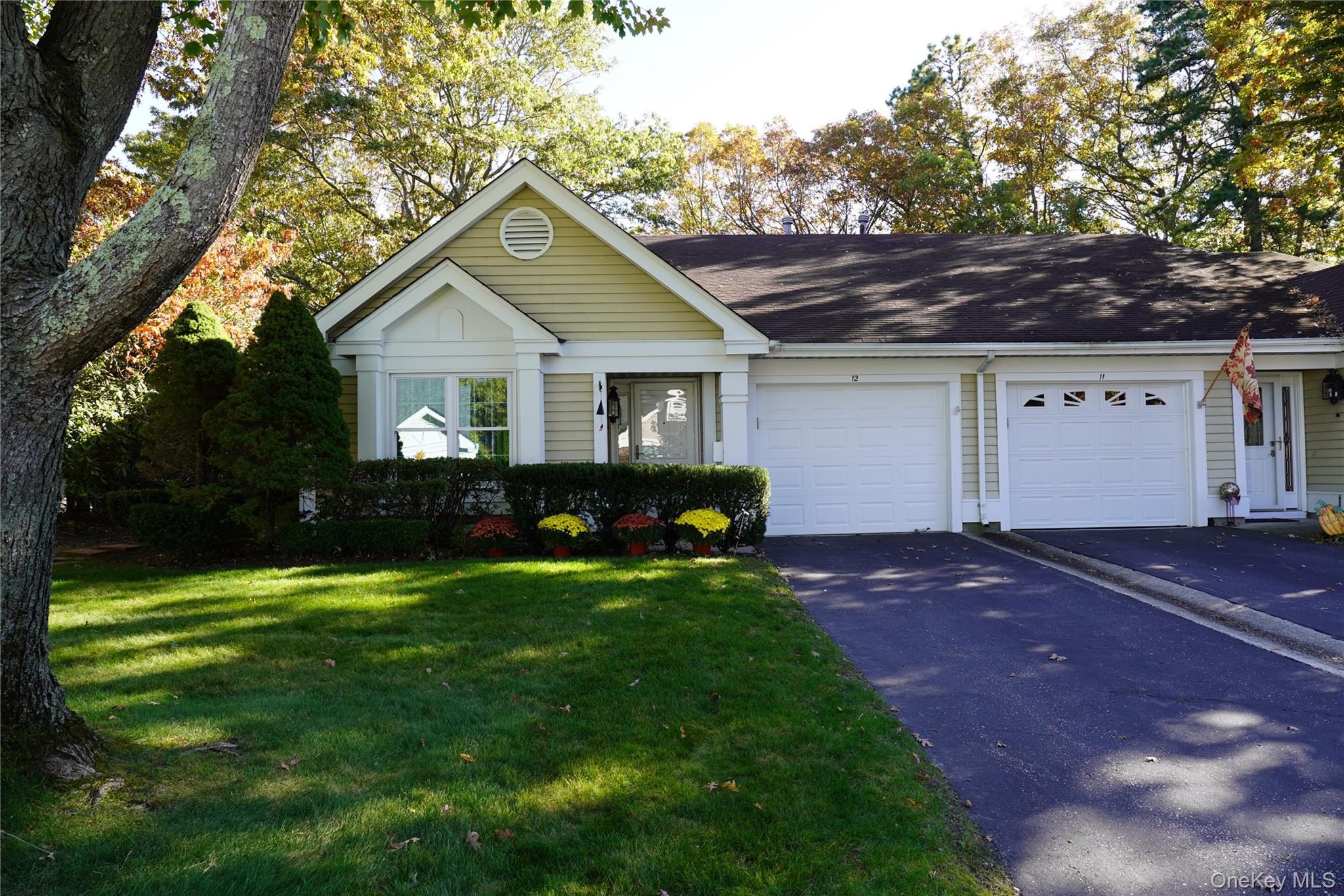 12 Baldwin Ct, Ridge, NY 11961, USA property photo