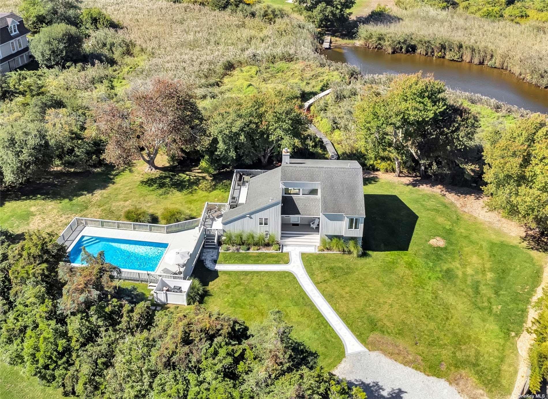 19 Rogers Ln, Remsenburg, NY 11960, USA property photo