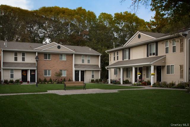 34 Country Club Dr, Coram, NY 11727, USA property photo