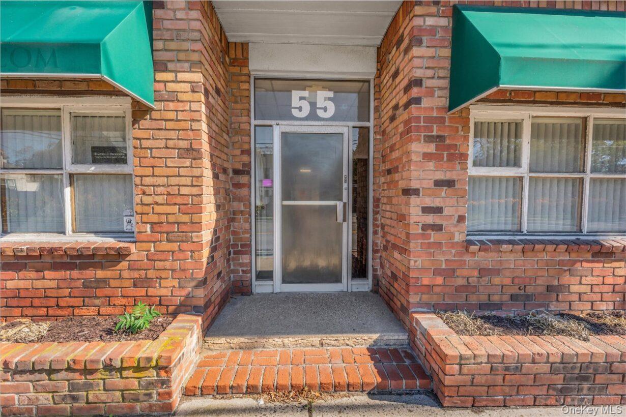55 Carleton Ave, East Islip, NY 11730, USA property photo