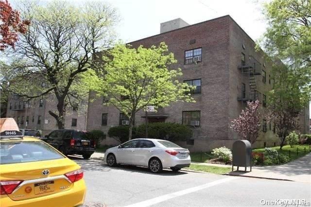 78-39 147th St, Flushing, NY 11367, USA property photo