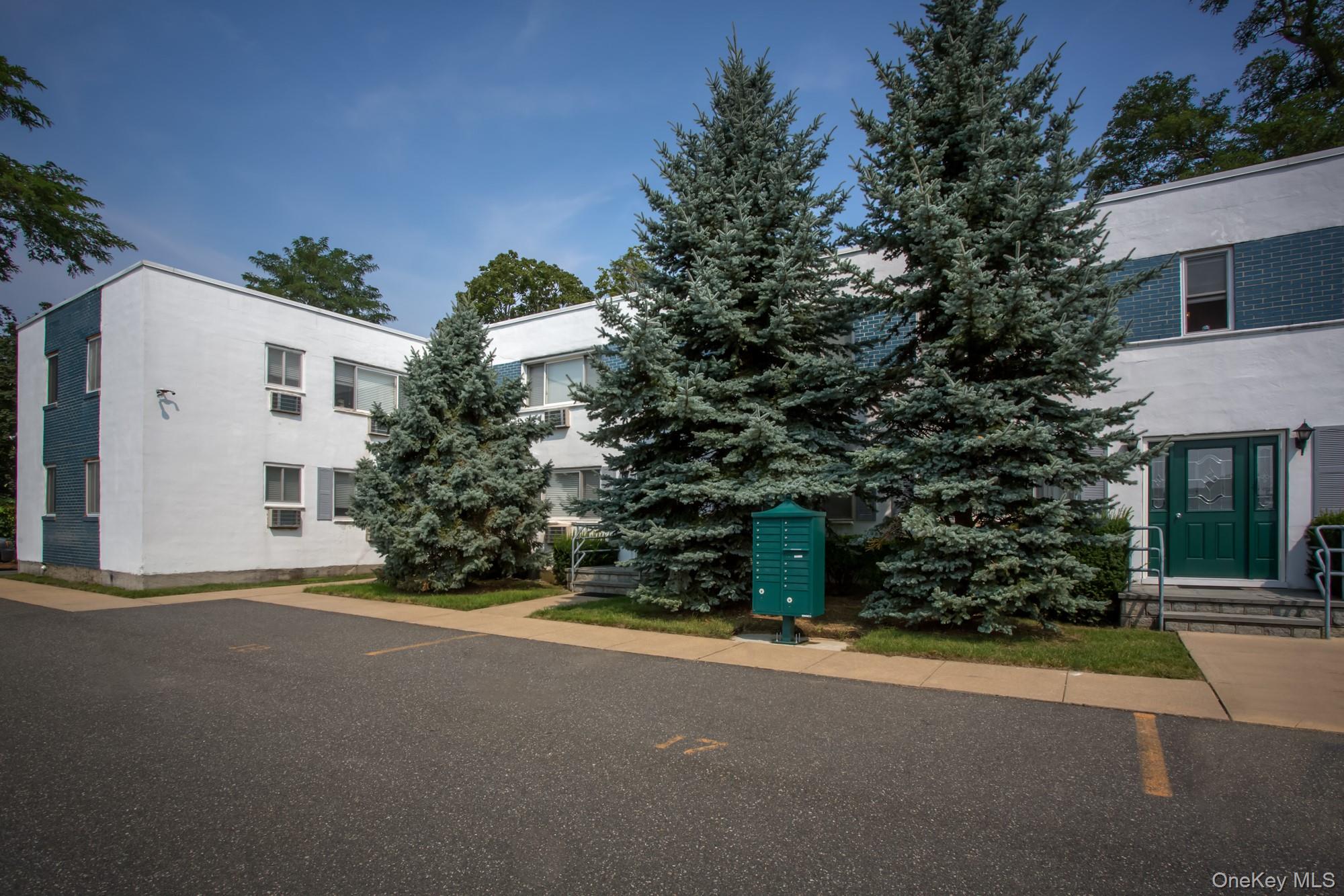40 Broadway, Amityville, NY 11701, USA property photo