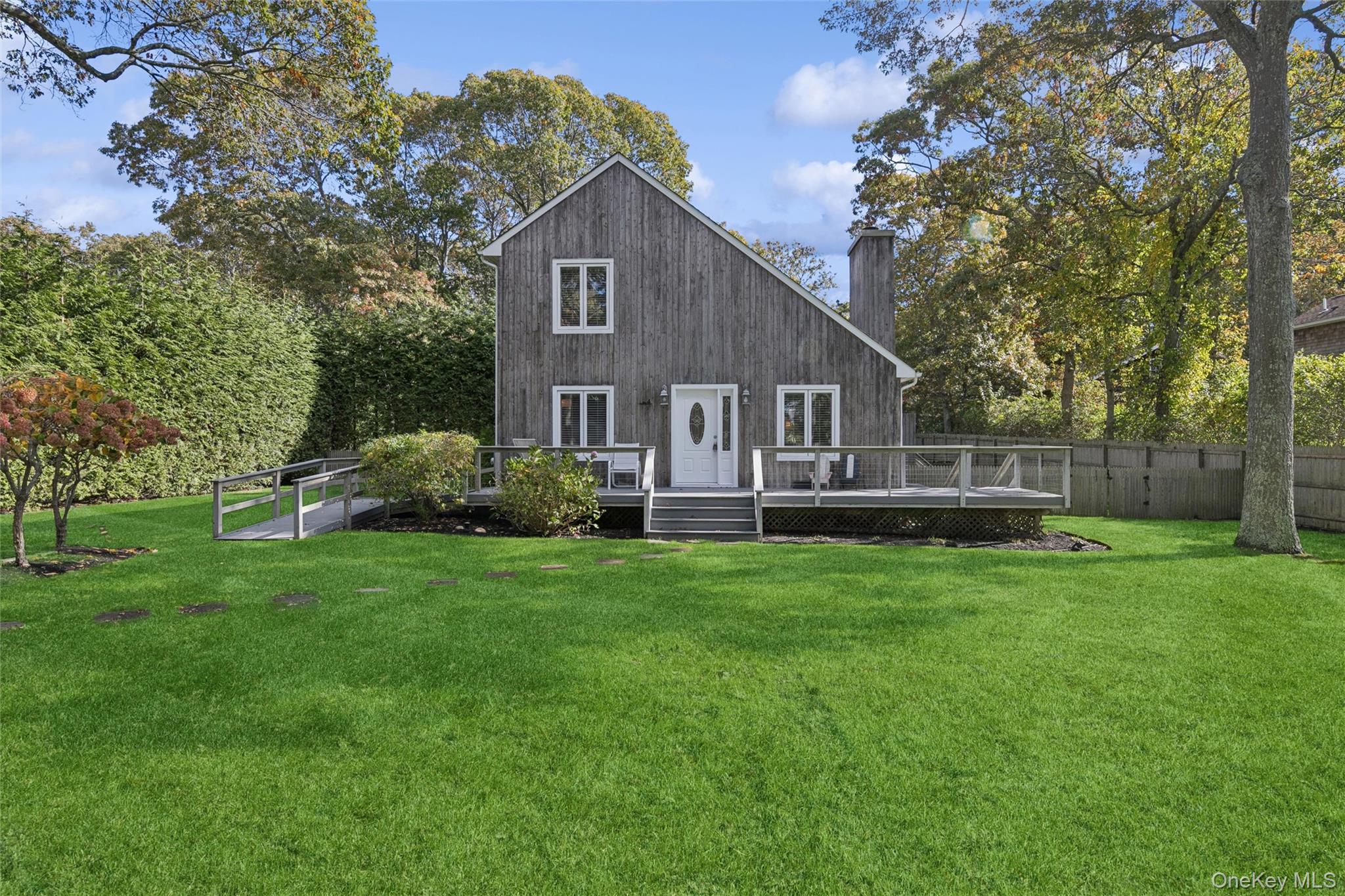 4 Morris Ct, Westhampton Beach, NY 11978, USA property photo