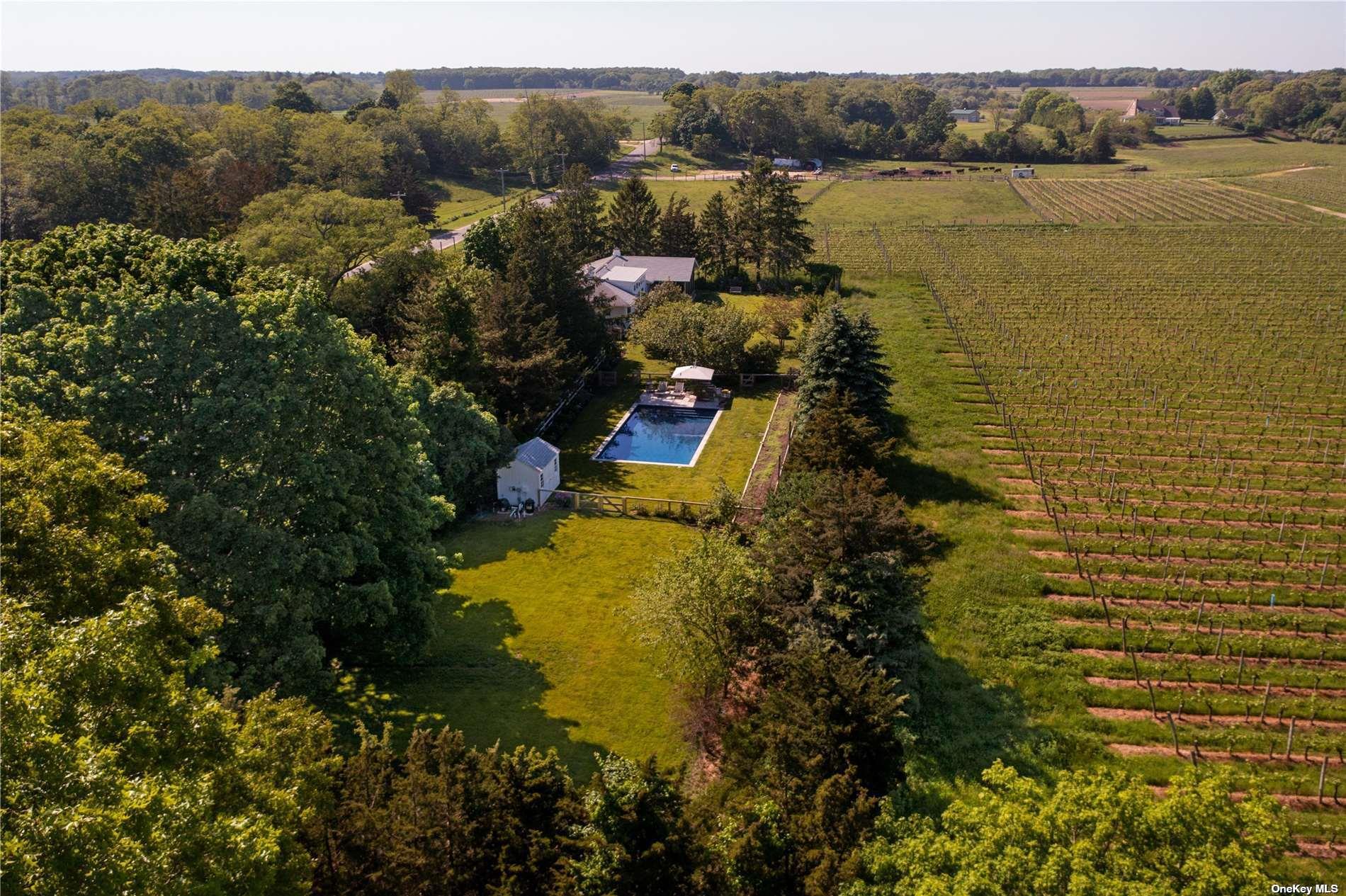 1100 Alvahs Ln, Cutchogue, NY 11935, USA property photo