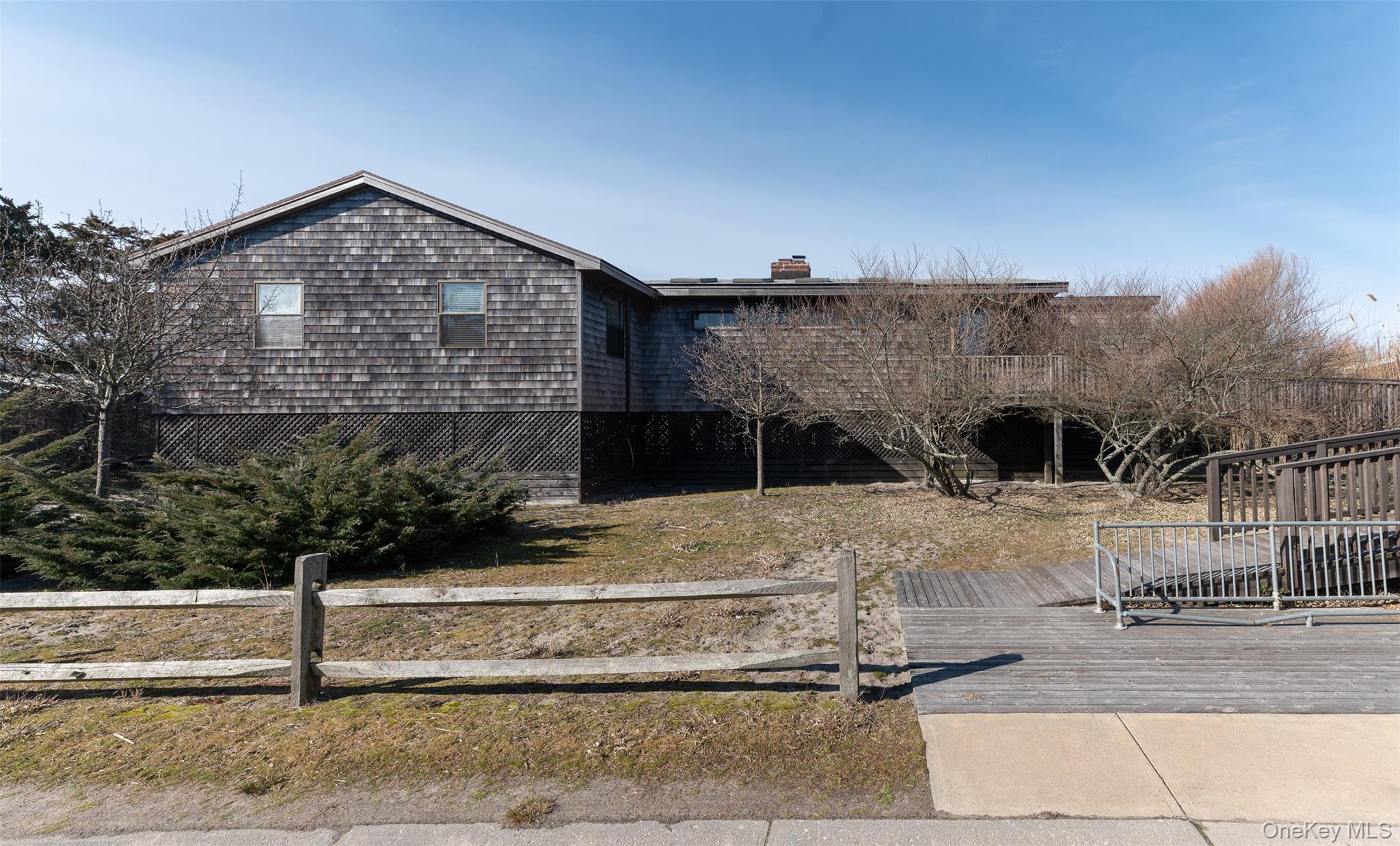 35 Sloop Walk, Bay Shore, NY 11706, USA property photo