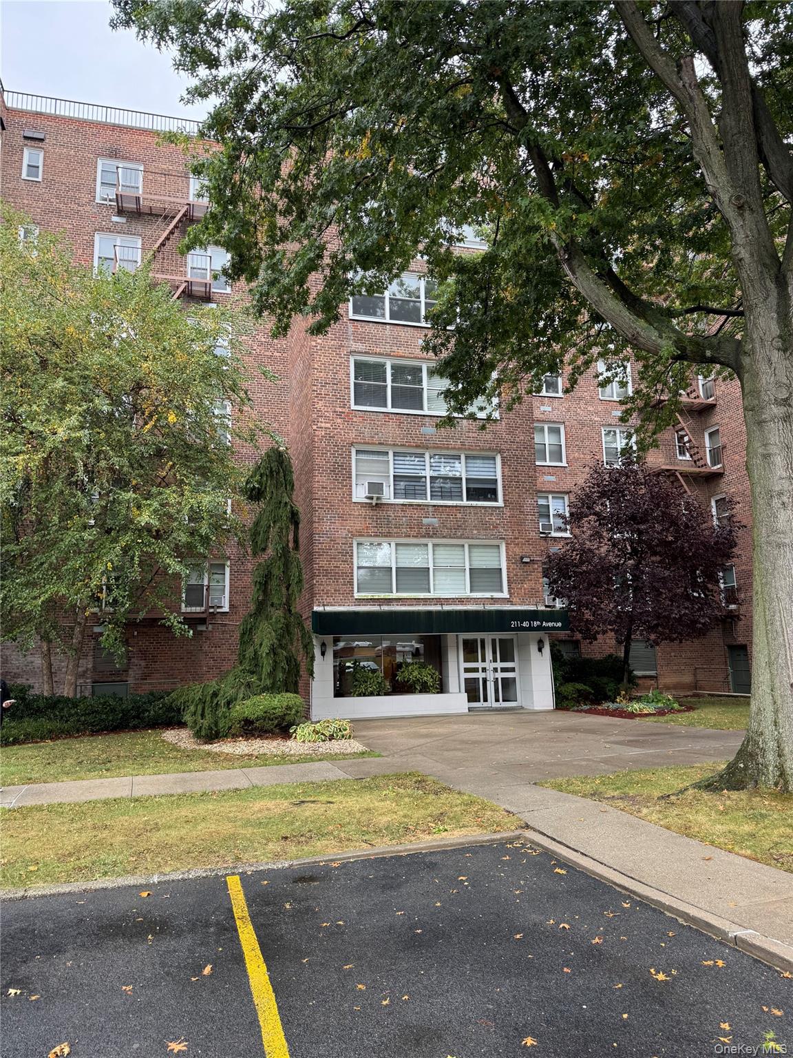 211-40 18th Ave, Bayside, NY 11360, USA property photo