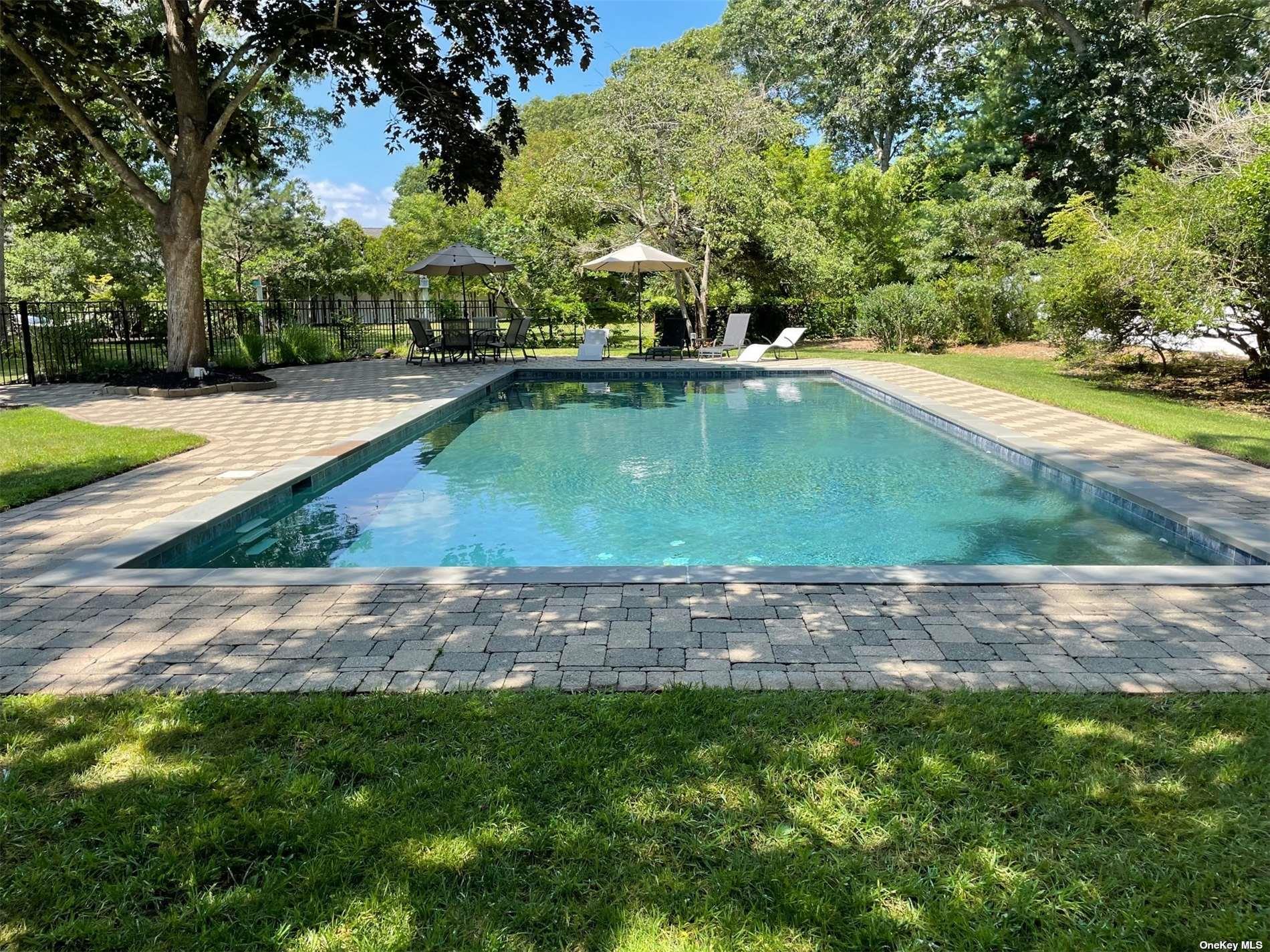 8 Coolidge Ln, East Quogue, NY 11942, USA property photo