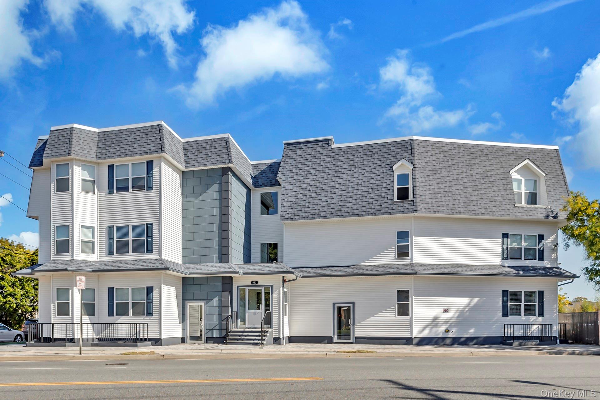 533 Greenwich St, Hempstead, NY 11550, USA property photo