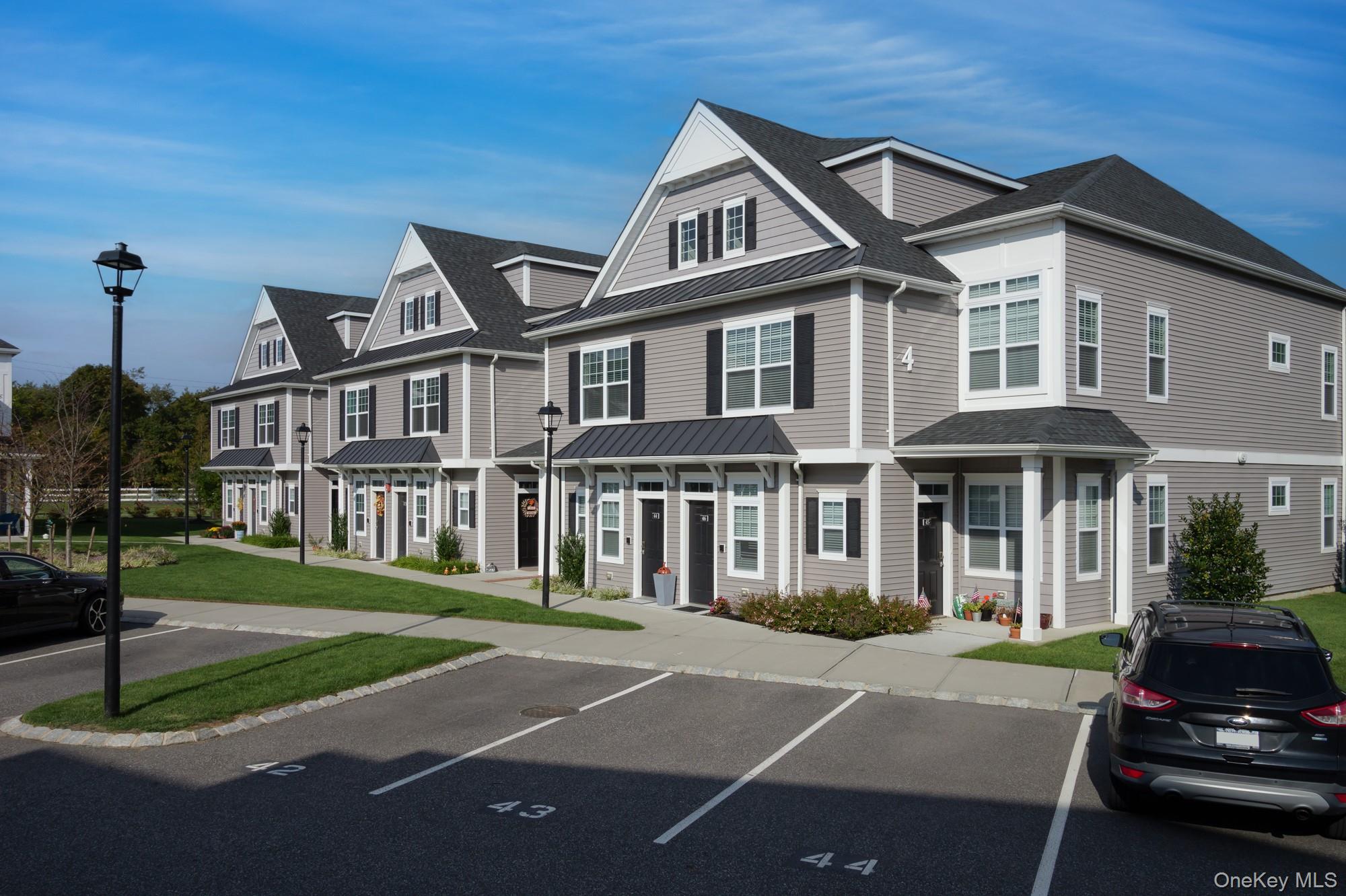 110 Sutton Ct, Mt Sinai, NY 11766, USA property photo