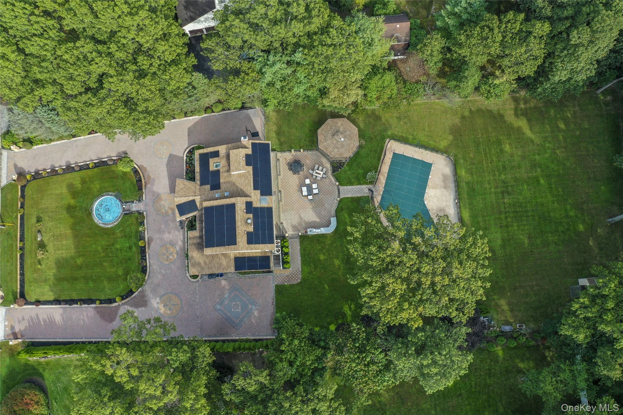258 Half Hollow Rd, Dix Hills, NY 11746, USA property photo