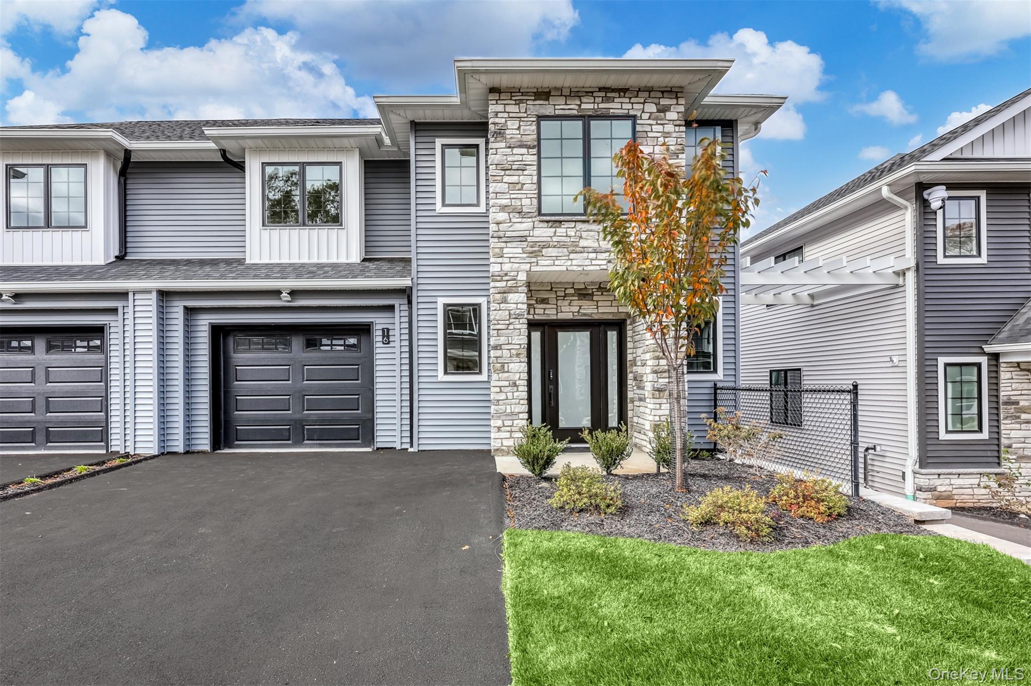 16 Silverwood Cir, Suffern, NY 10901, USA property photo