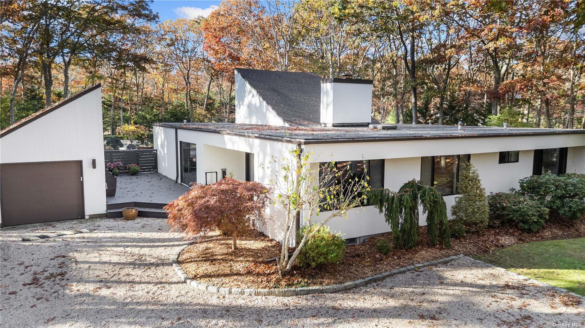 25 N Quarter Rd, Westhampton, NY 11977, USA property photo