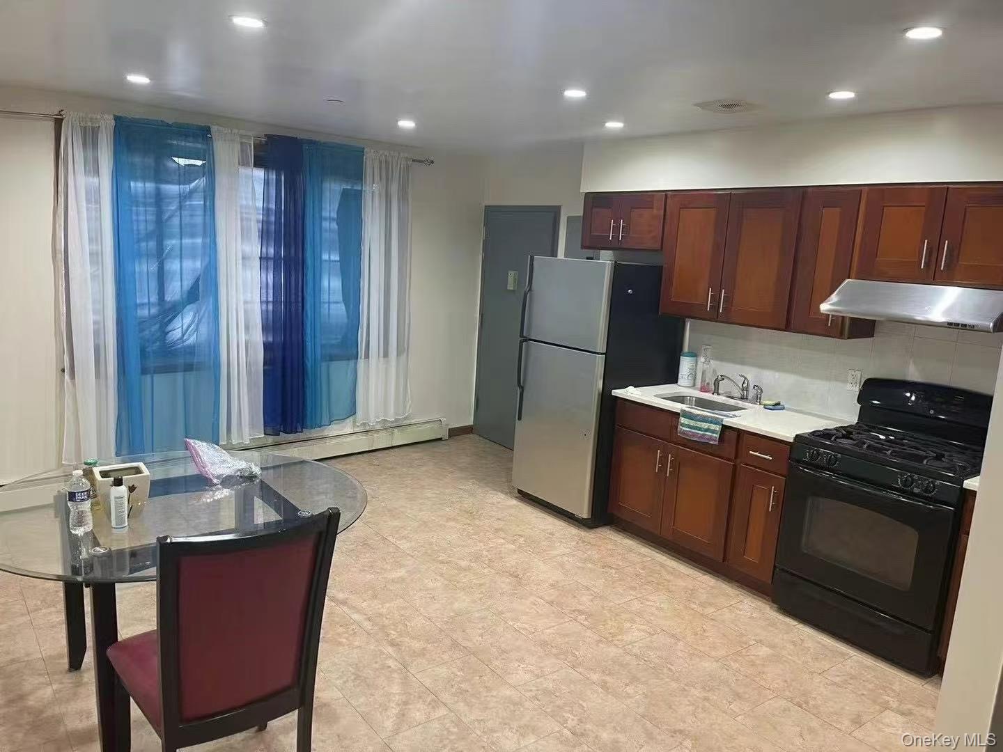 109-15 Westside Ave, Corona, NY 11368, USA property photo