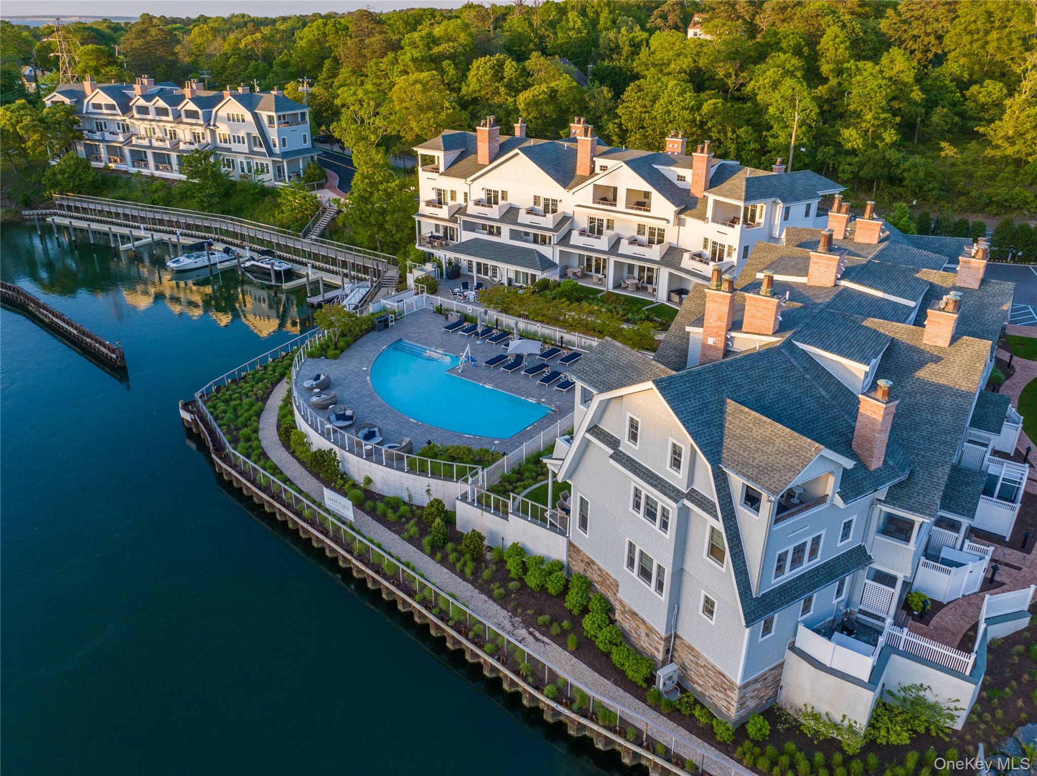 45 Old Boathouse Lane S, Hampton Bays, NY 11946, USA property photo