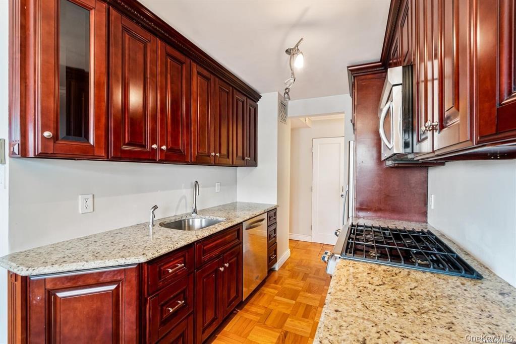 18-05 215th Street Unit 14S Bayside, NY 11360 property photo
