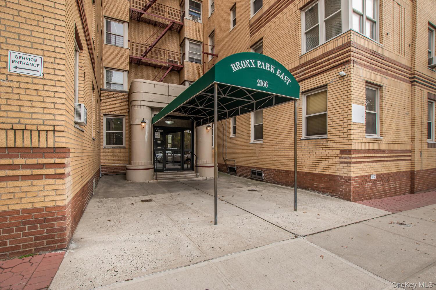 2166 Bronx Pk E, Bronx, NY 10462, USA property photo