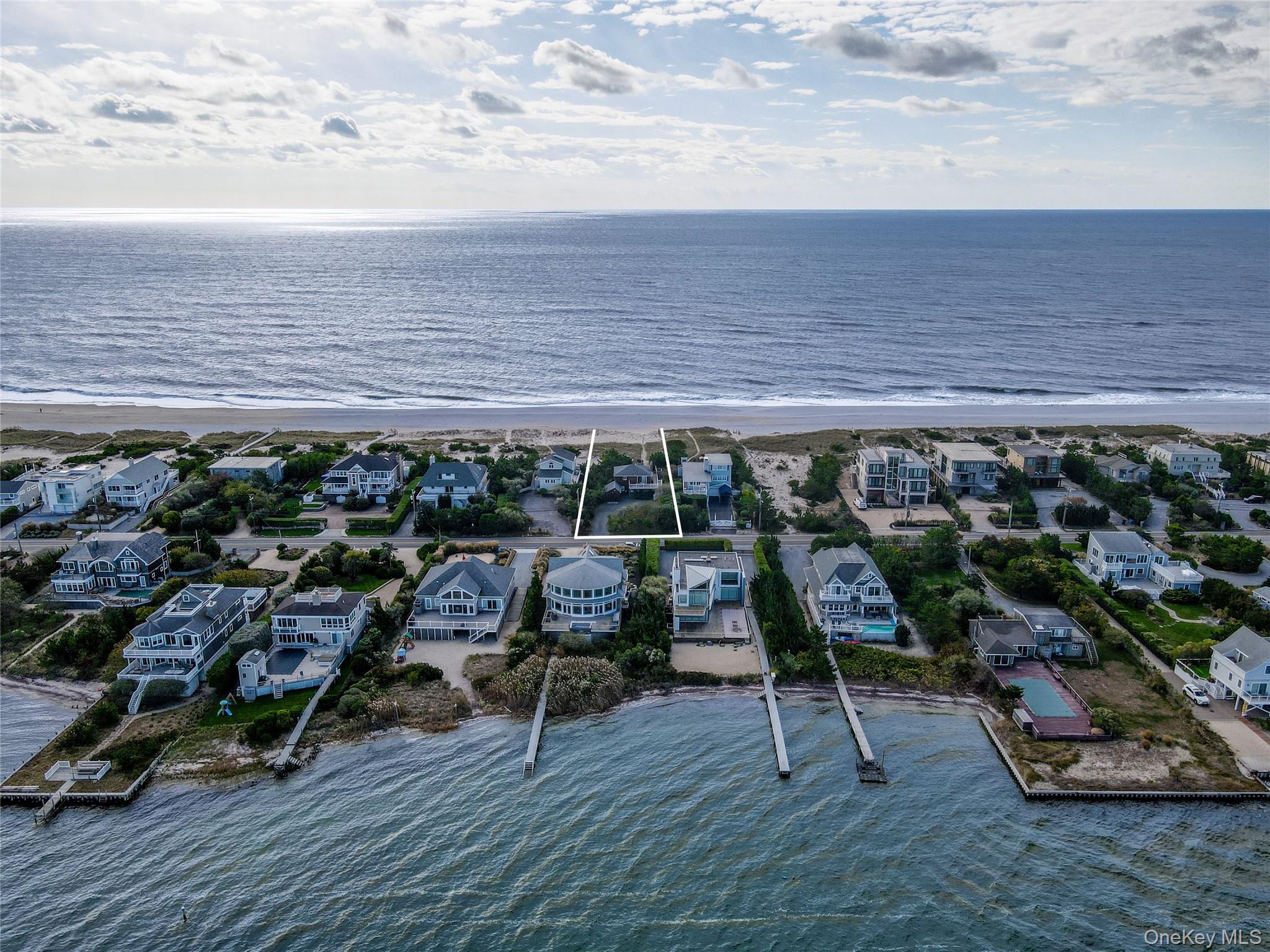 645 Dune Rd, Westhampton Beach, NY 11978, USA property photo