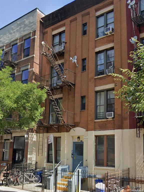 567 St Johns Pl, Brooklyn, NY 11238, USA property photo