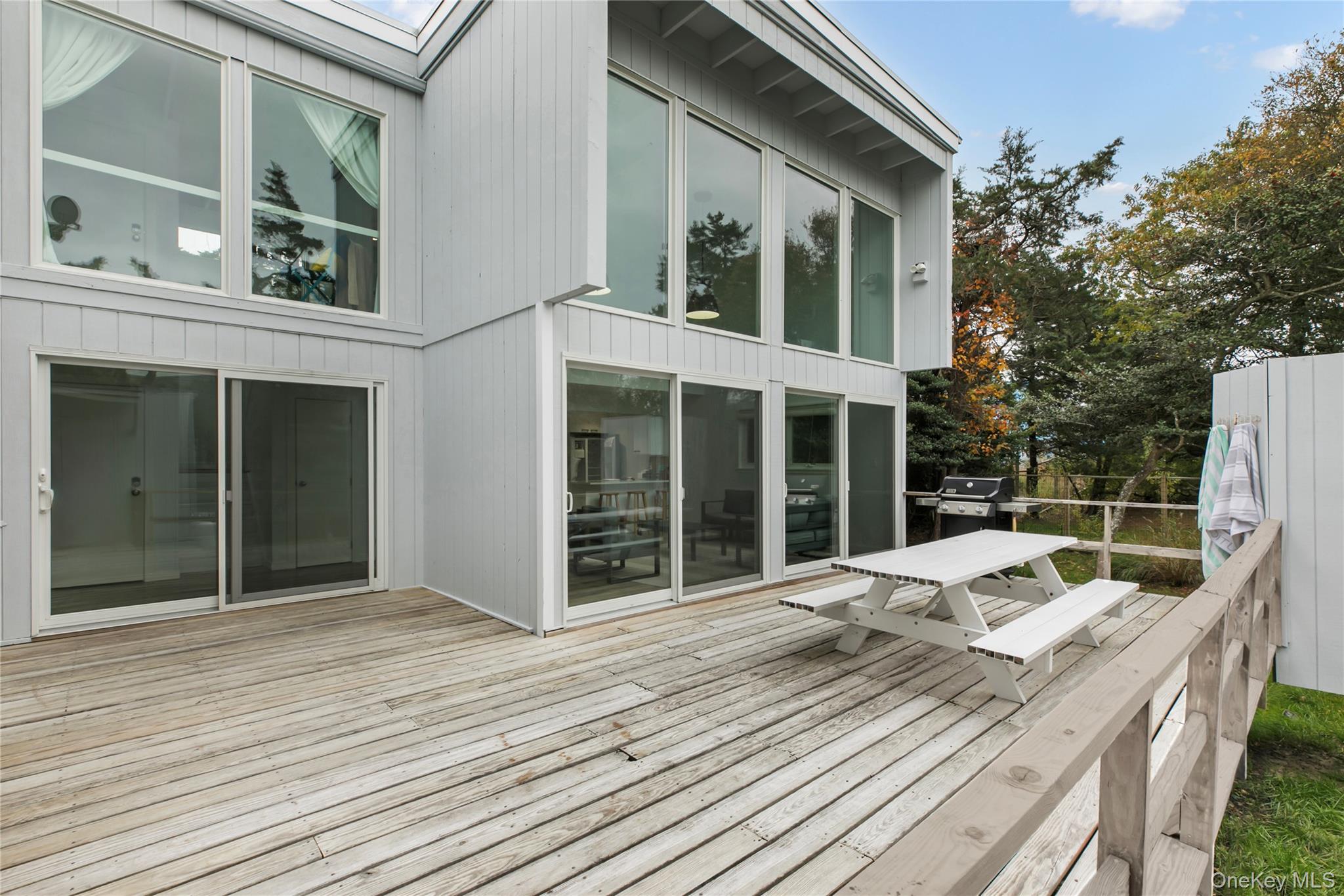 54 Thompson Ave, Bay Shore, NY 11706, USA property photo