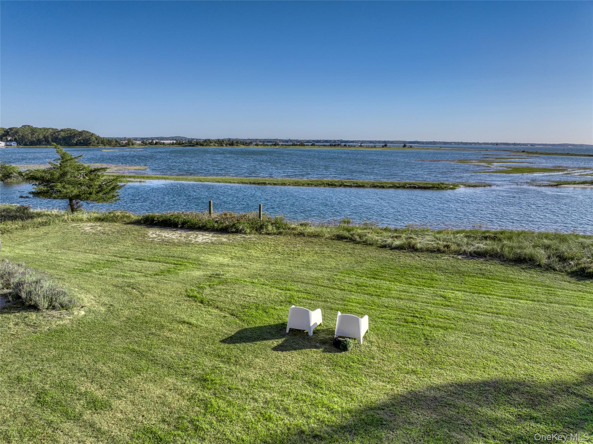 1455 Cedar Point Dr E, Southold, NY 11971, USA property photo