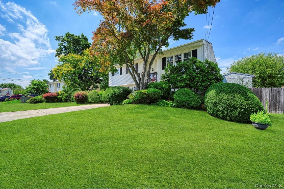 27 Douglass St, Brentwood, NY 11717, USA property photo