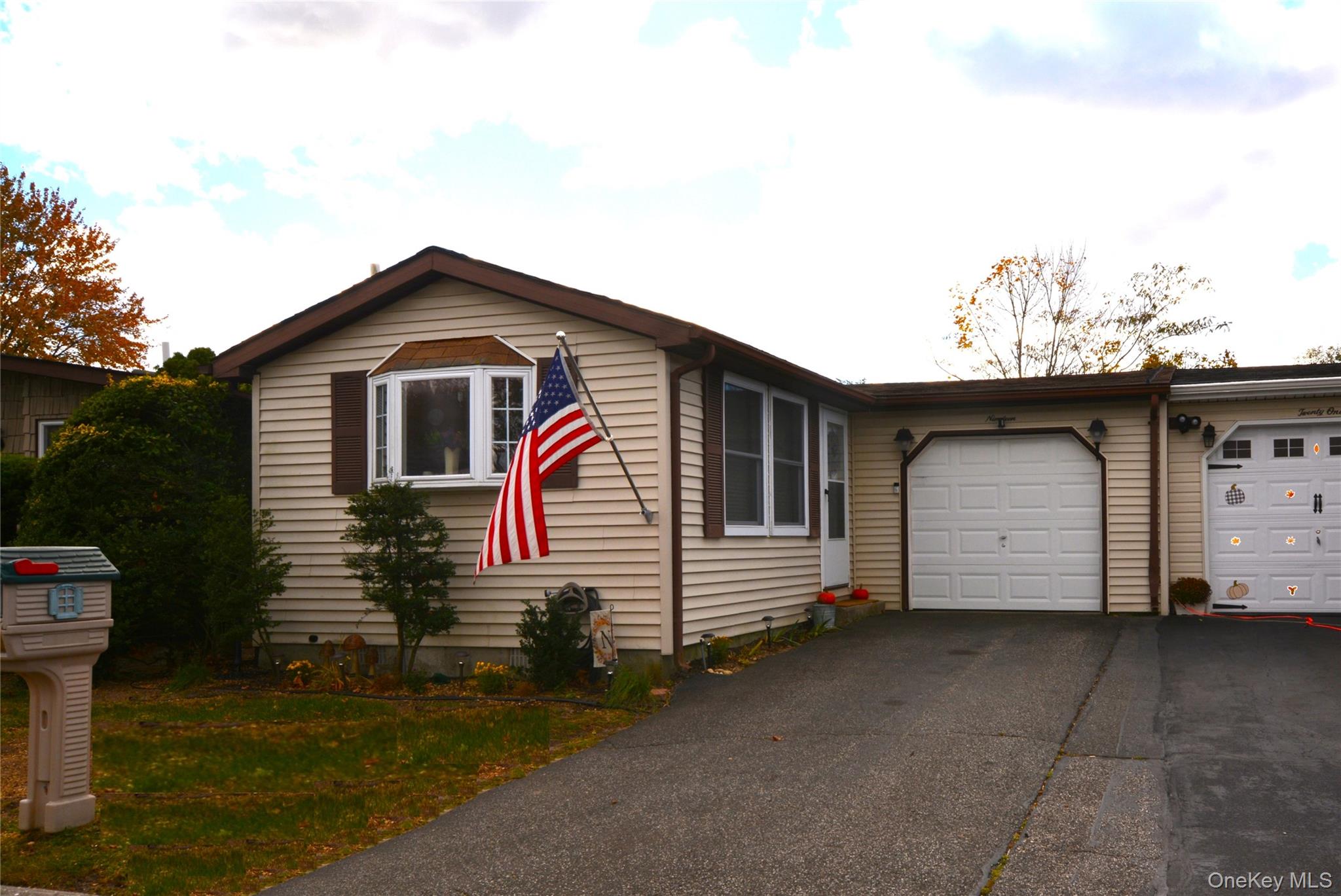 19 Dogwood Ln, Manorville, NY 11949, USA property photo