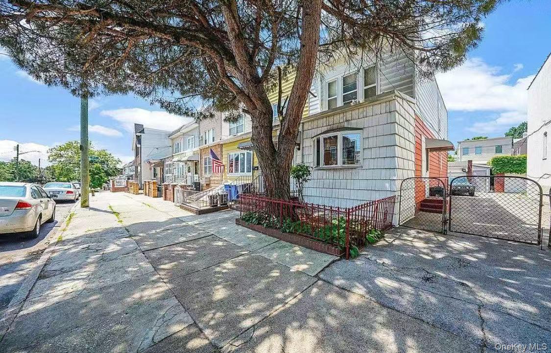 68-42 78th St, Middle Village, NY 11379, USA property photo