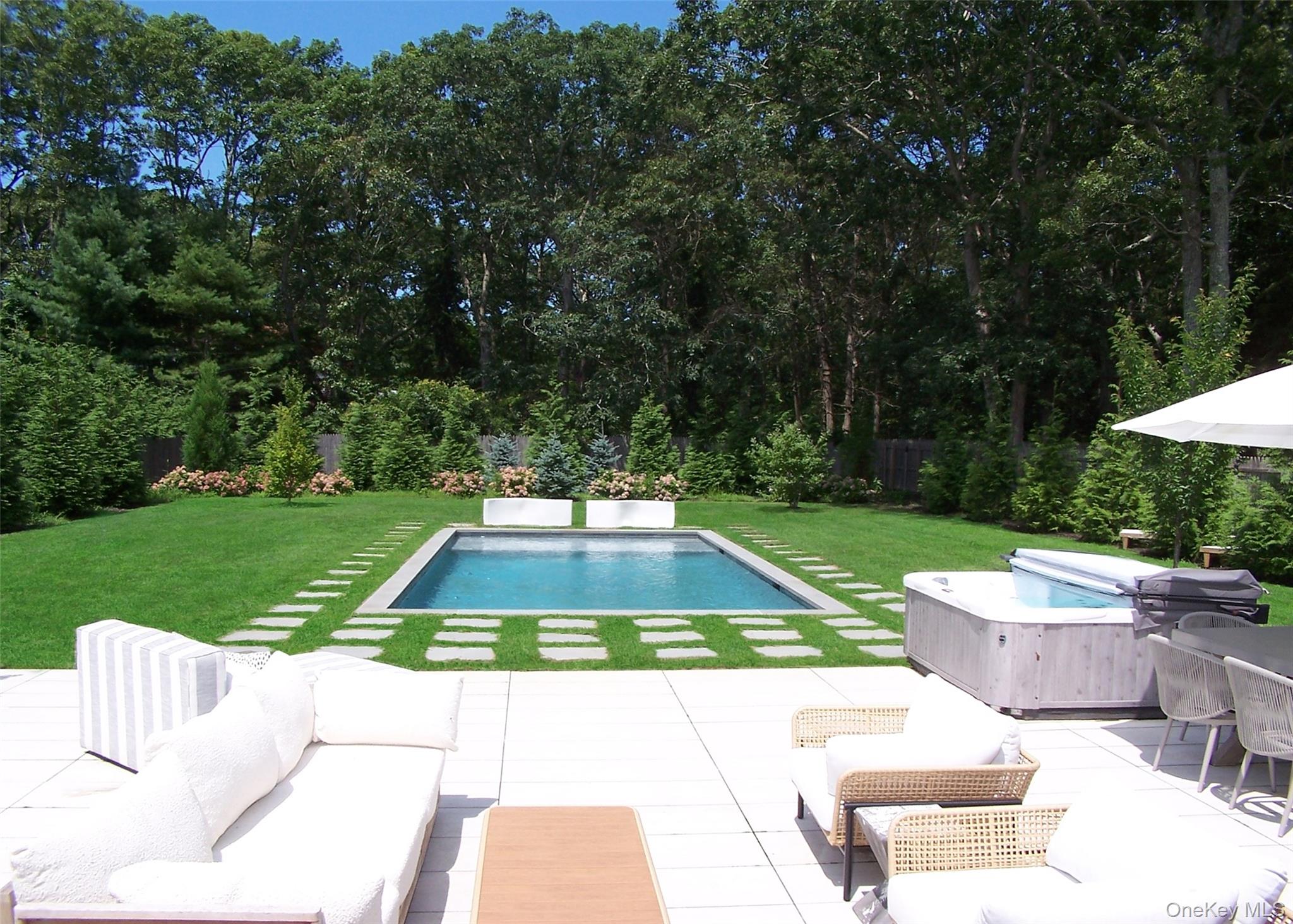 47 School St, Hampton Bays, NY 11946, USA property photo
