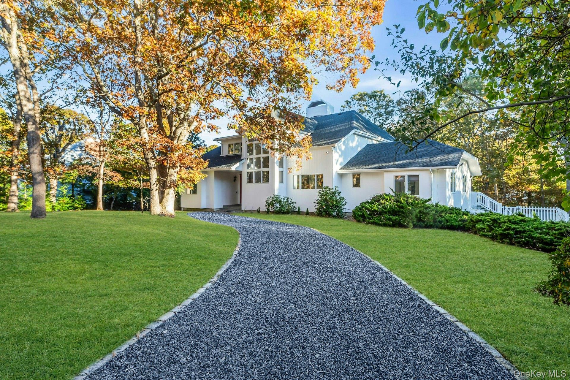 19 Bay Woods Dr, Hampton Bays, NY 11946, USA property photo