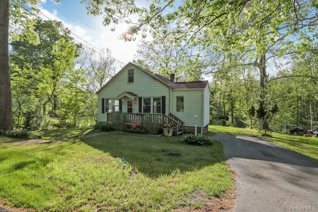 65 Greenwood Dr, Beacon, NY 12508, USA property photo