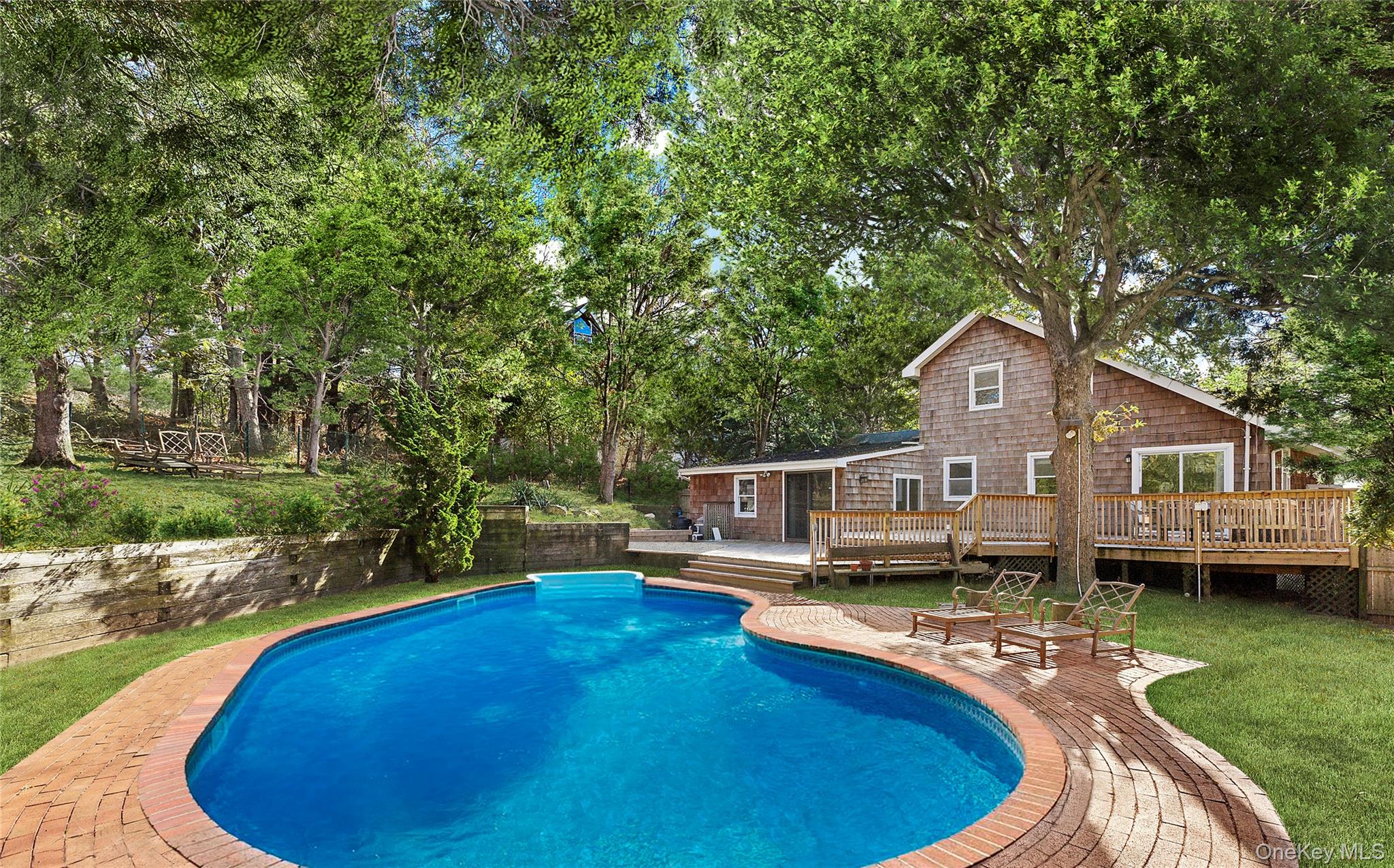 16 Peconic Crescent, Hampton Bays, NY 11946, USA property photo