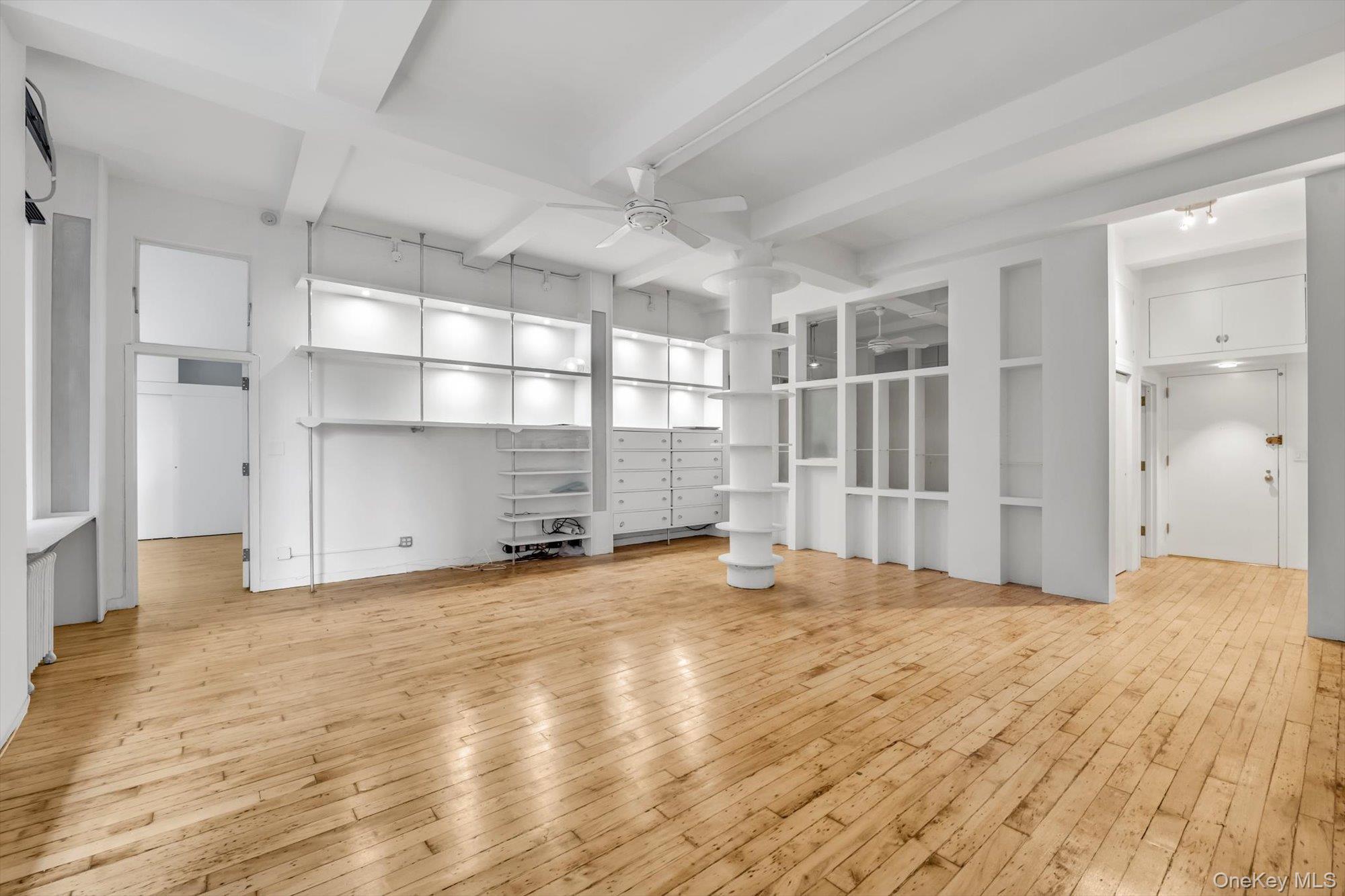 121 W 17th St, New York, NY 10011, USA property photo