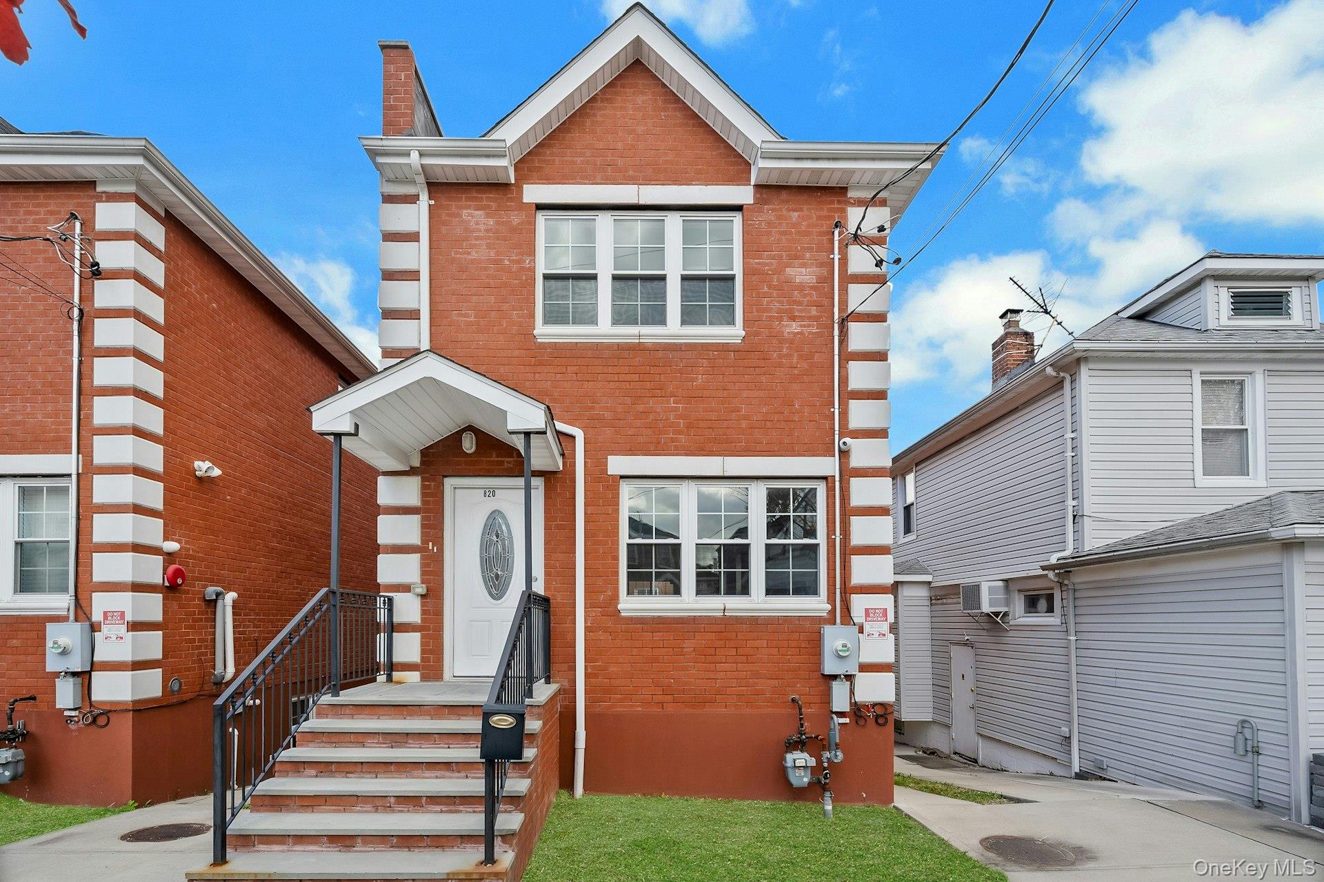 820 Hollywood Ave, Bronx, NY 10465, USA property photo